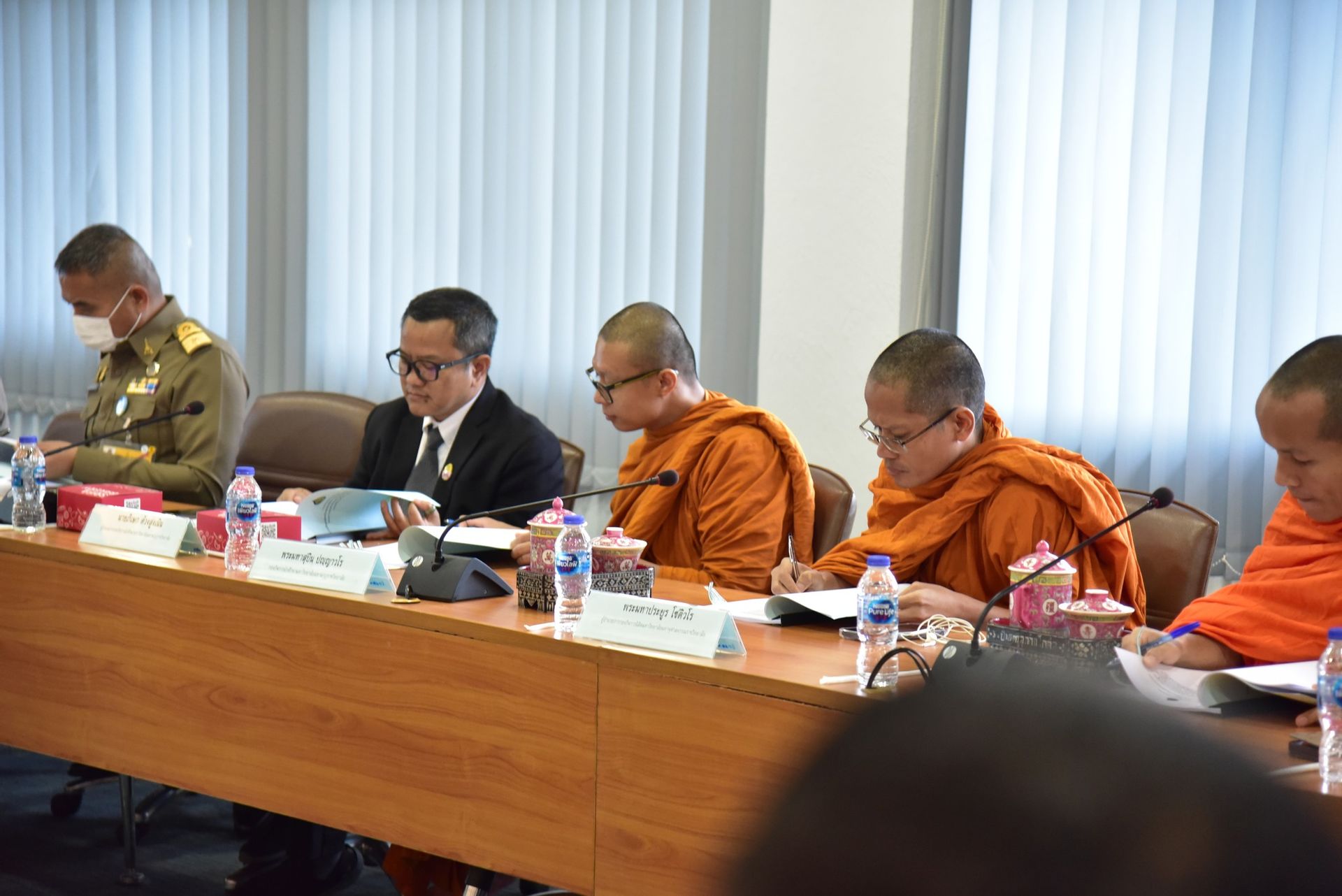 ประชุมรวบรวมข้อมูลผู้ขอรับทุนฯ โครงการทุนเล่าเรียนหลวงสำหรับพระสงฆ์ไทย
