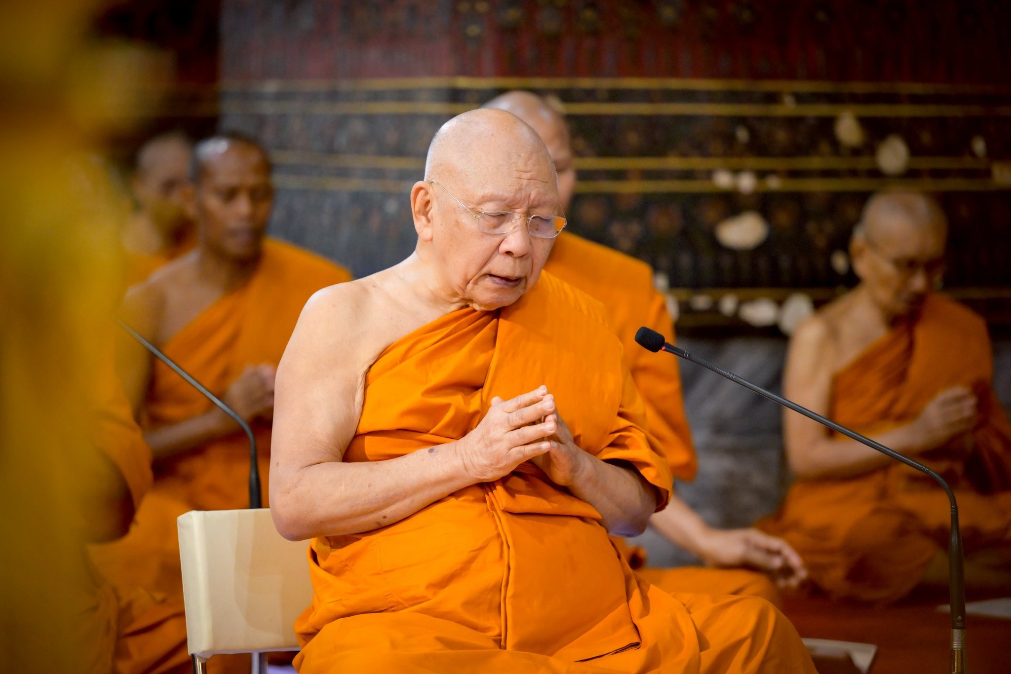 ❖ สมเด็จพระมหาธีราจารย์ นำพระภิกษุ สามเณร วัดพระเชตุพนวิมลมังคลาราม เจริญพระพุทธมนต์ ถวายพระพรชัยมงคลแด่ สมเด็จเจ้าฟ้าฯ กรมหลวงราชสาริณีสิริพัชร มหาวัชรราชธิดา